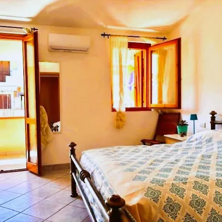 Del Sorriso E Delle Rondini By Interhome